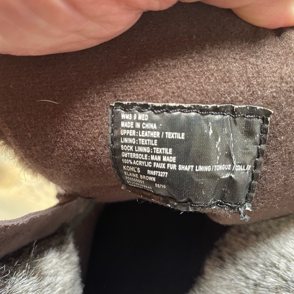 Kohl's Brown Winter Boots with Toggle Closures - Picture 6 of 6